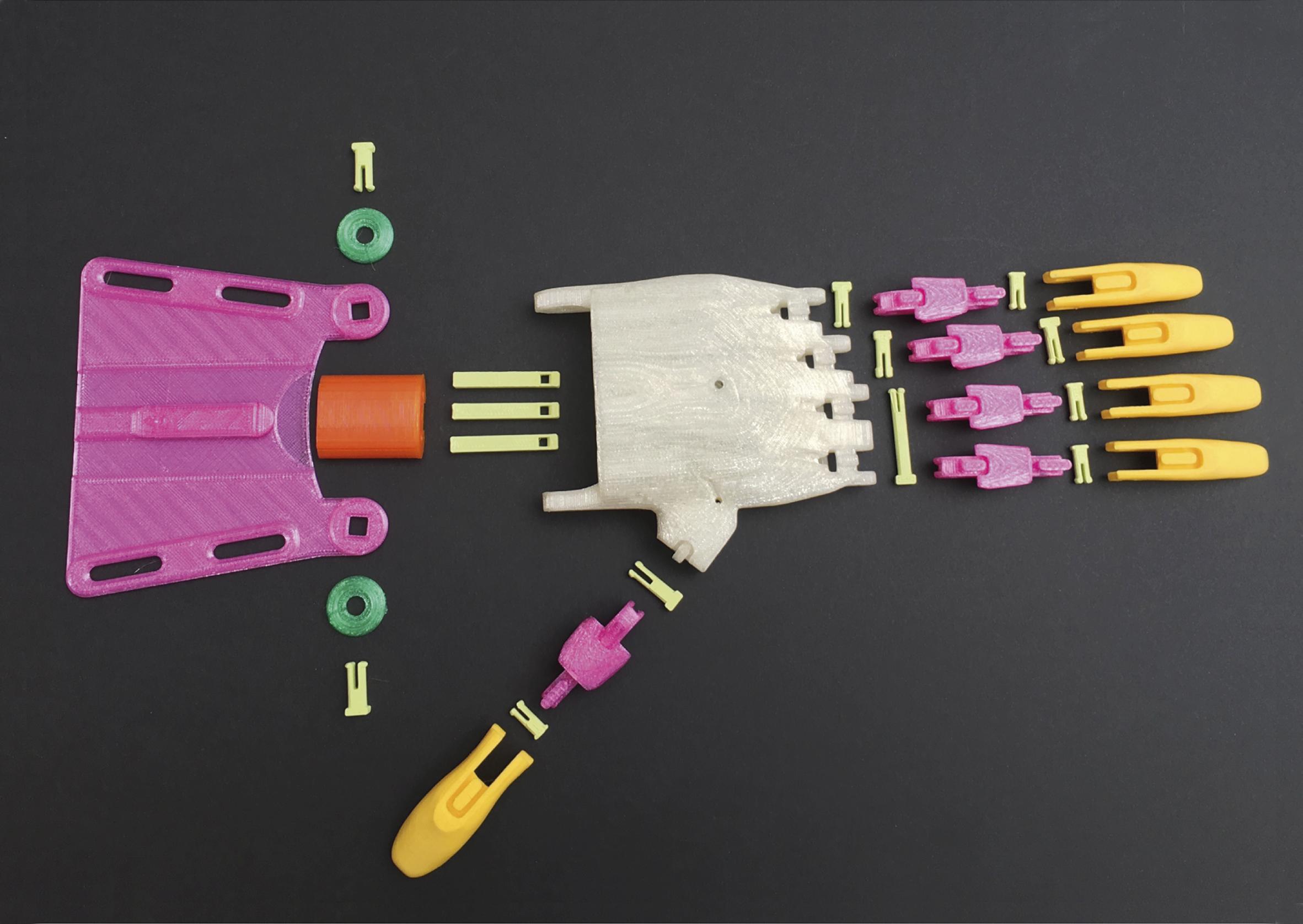 une main Phoenix imprimée en 3D dispositif e-Nable vision éclatée non assemblée